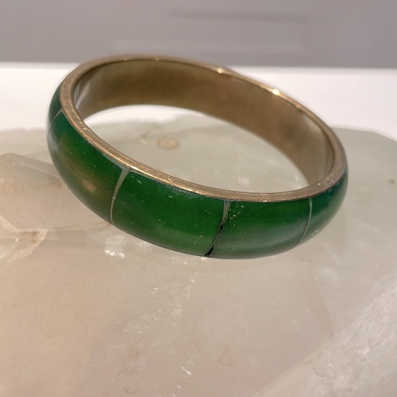 Green Wooden Bracelet set in a gold tone - Picture 2 of 6